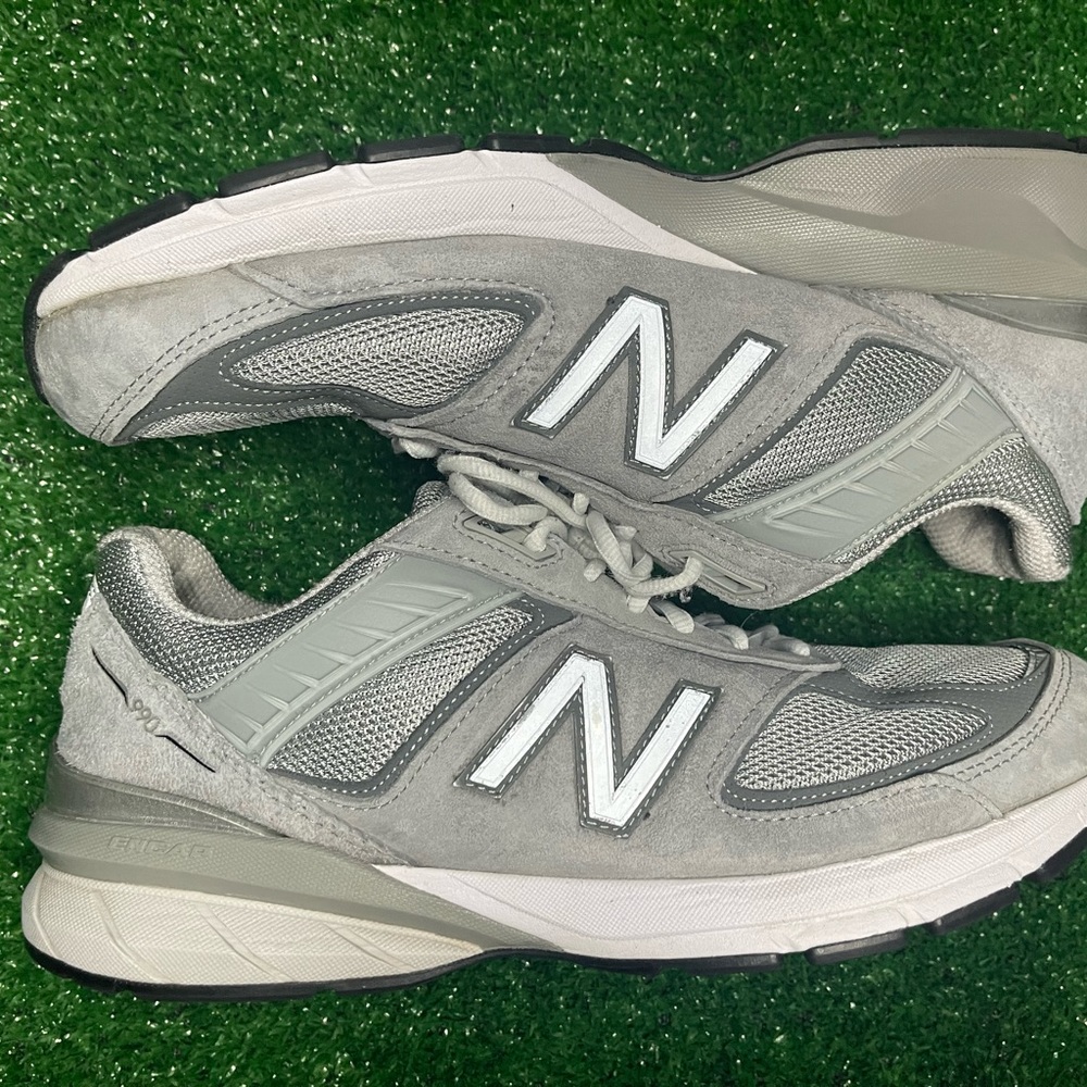 New Balance 990v5